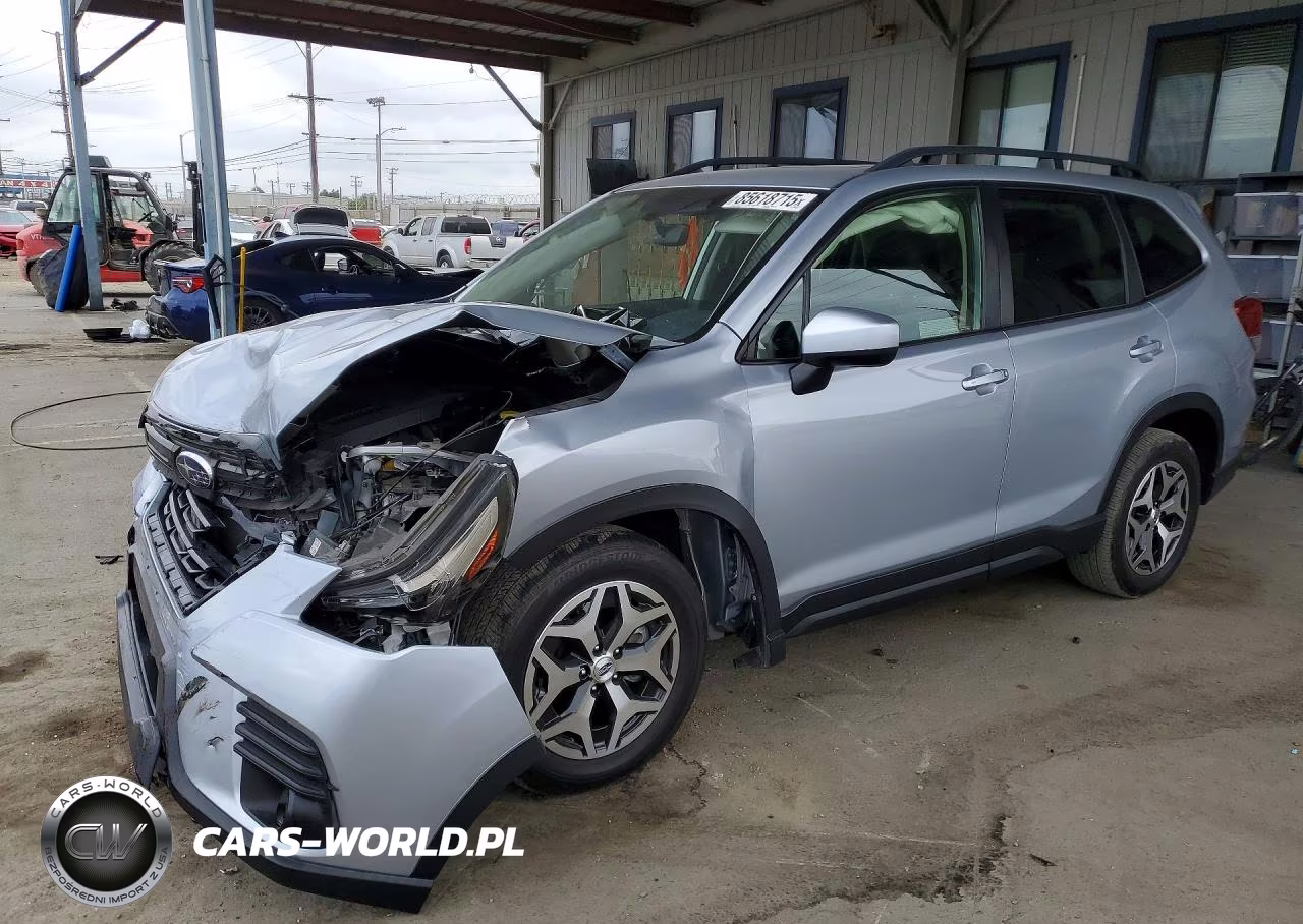 2023 Subaru Forester Premium – zdjęcie 1 z 13