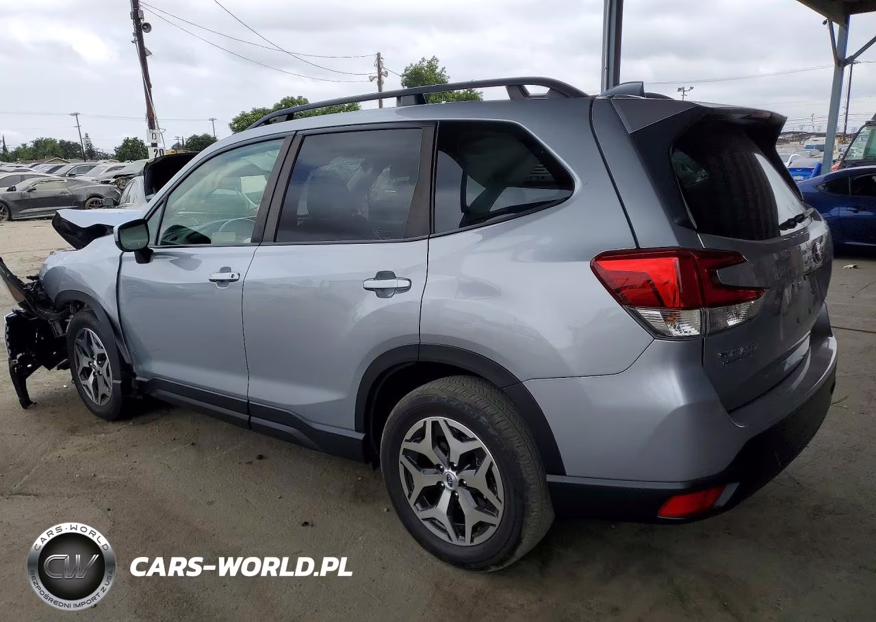 2023 Subaru Forester Premium VIN:JF2SKAEC6PH481798 - 2