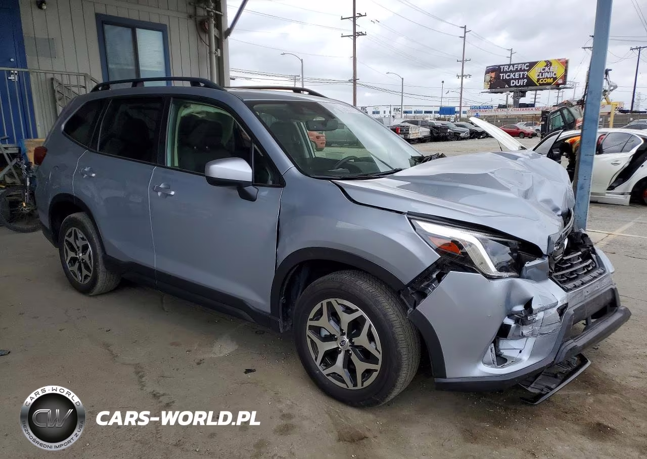 2023 Subaru Forester Premium VIN:JF2SKAEC6PH481798 - 4
