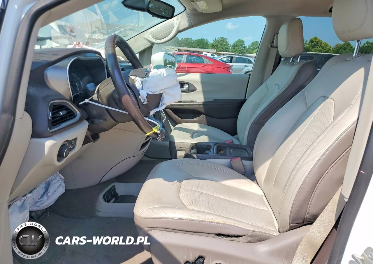 2018 Chrysler Pacifica Touring L VIN:2C4RC1BG7JR172273 - 7