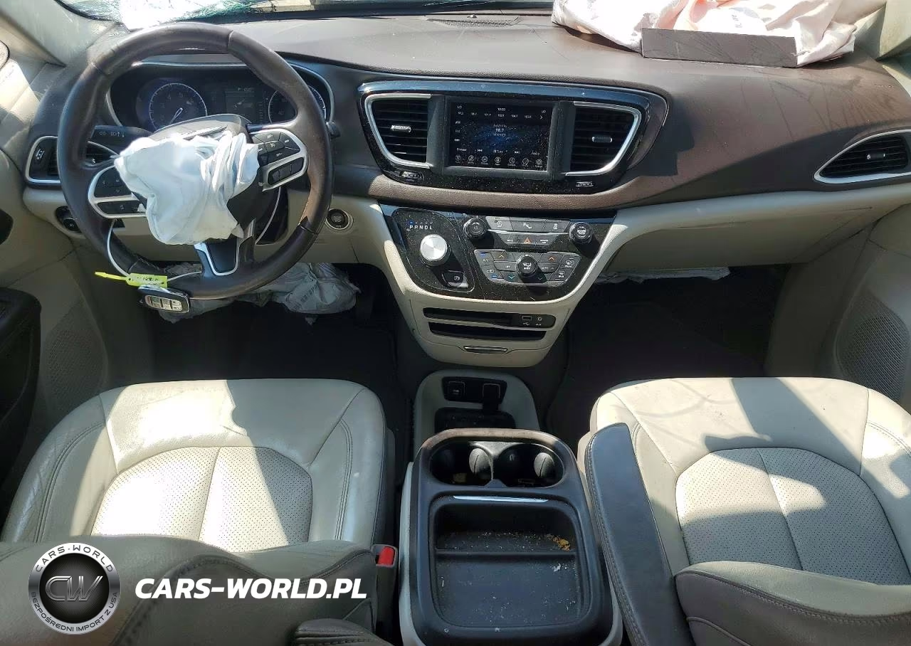 2018 Chrysler Pacifica Touring L VIN:2C4RC1BG7JR172273 - 8