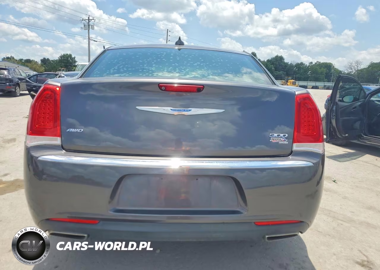 2018 Chrysler 300 Limited VIN:2C3CCAKG8JH250592 - 6