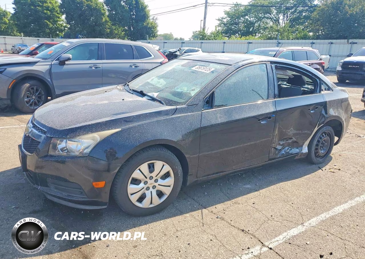 2013 Chevrolet Cruze Ls – zdjęcie 1 z 12