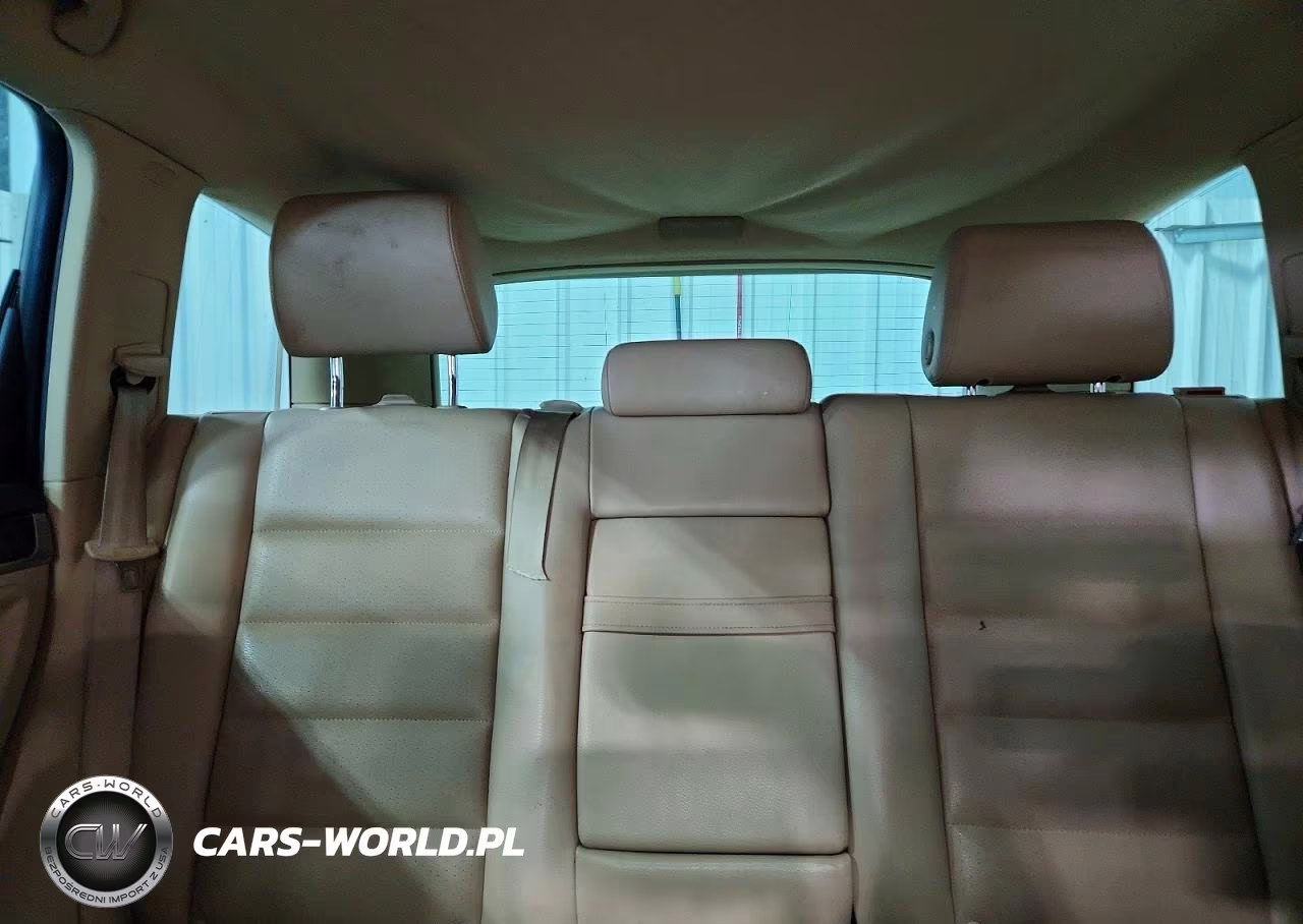 2010 Volkswagen Touareg V6 VIN:WVGBF7A96AD004119 - 10