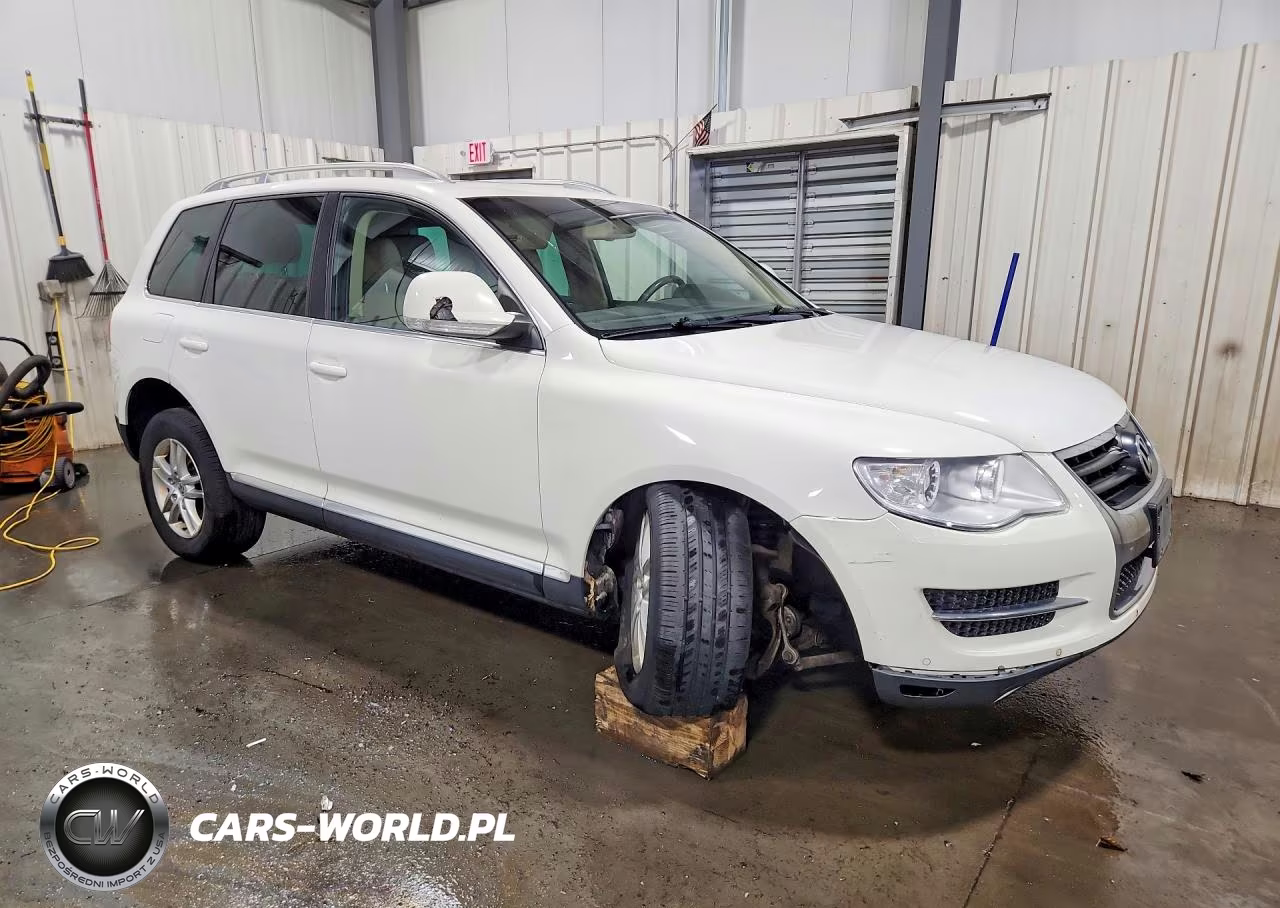 2010 Volkswagen Touareg V6 VIN:WVGBF7A96AD004119 - 4