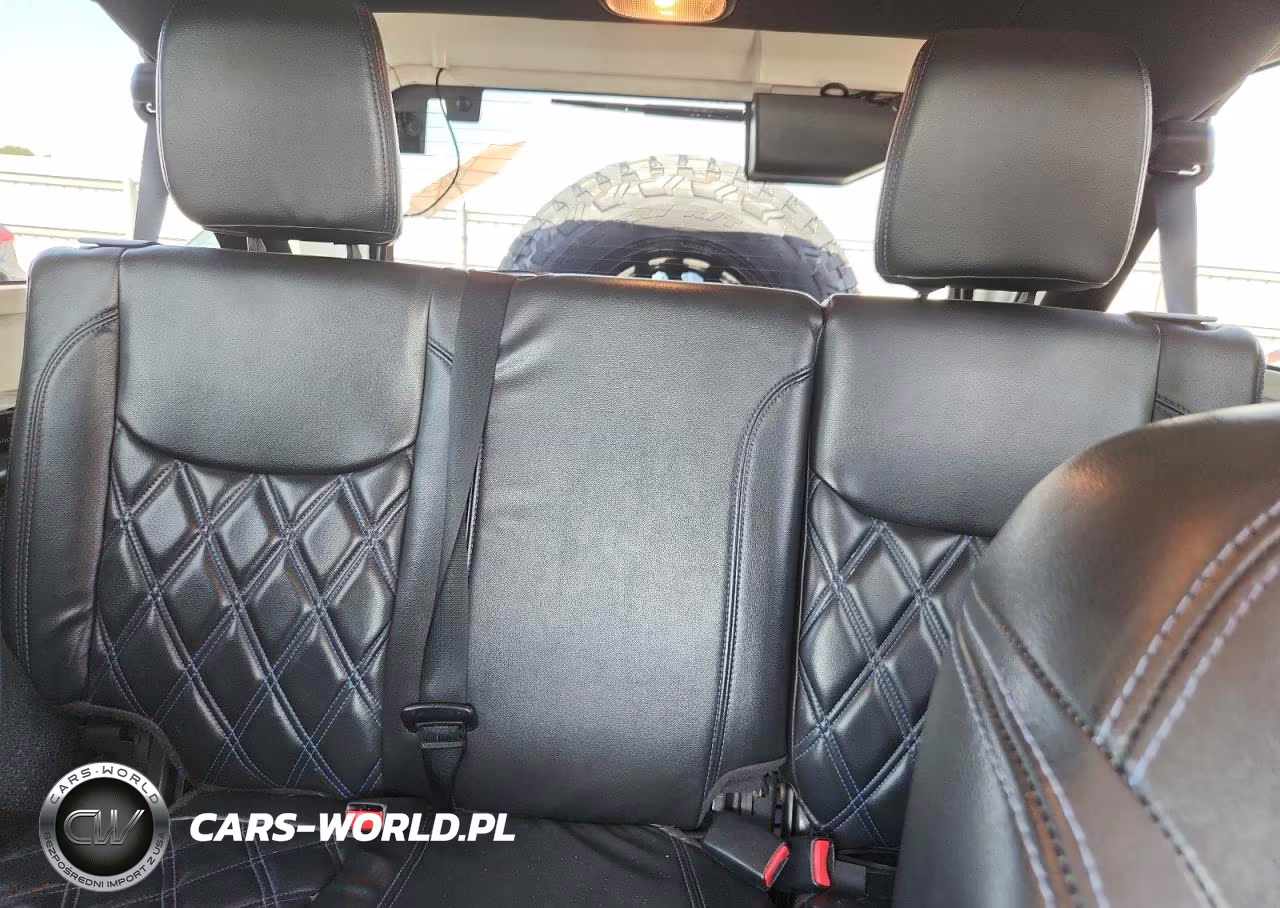 2016 Jeep Wrangler Unlimited Sport VIN:1C4BJWDG5GL241139 - 10