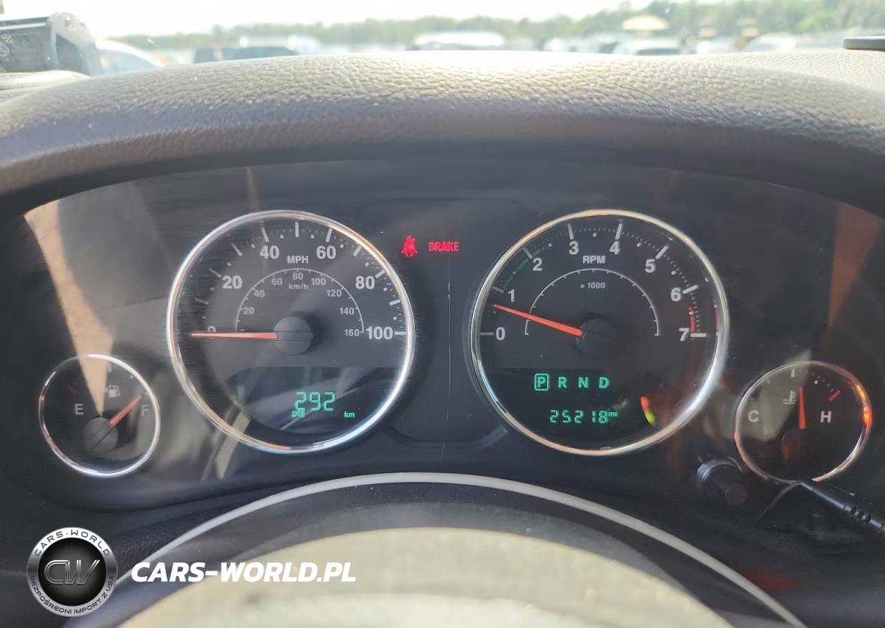 2016 Jeep Wrangler Unlimited Sport VIN:1C4BJWDG5GL241139 - 9
