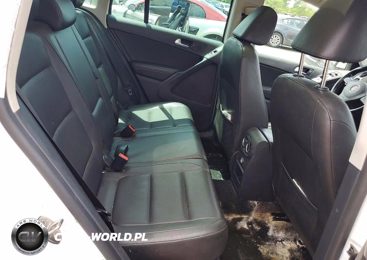 2016 Volkswagen Tiguan S VIN:WVGAV7AX7GW564189 - 11