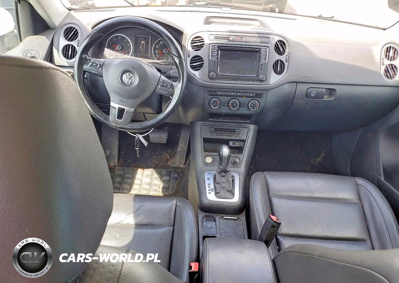 2016 Volkswagen Tiguan S VIN:WVGAV7AX7GW564189 - 8