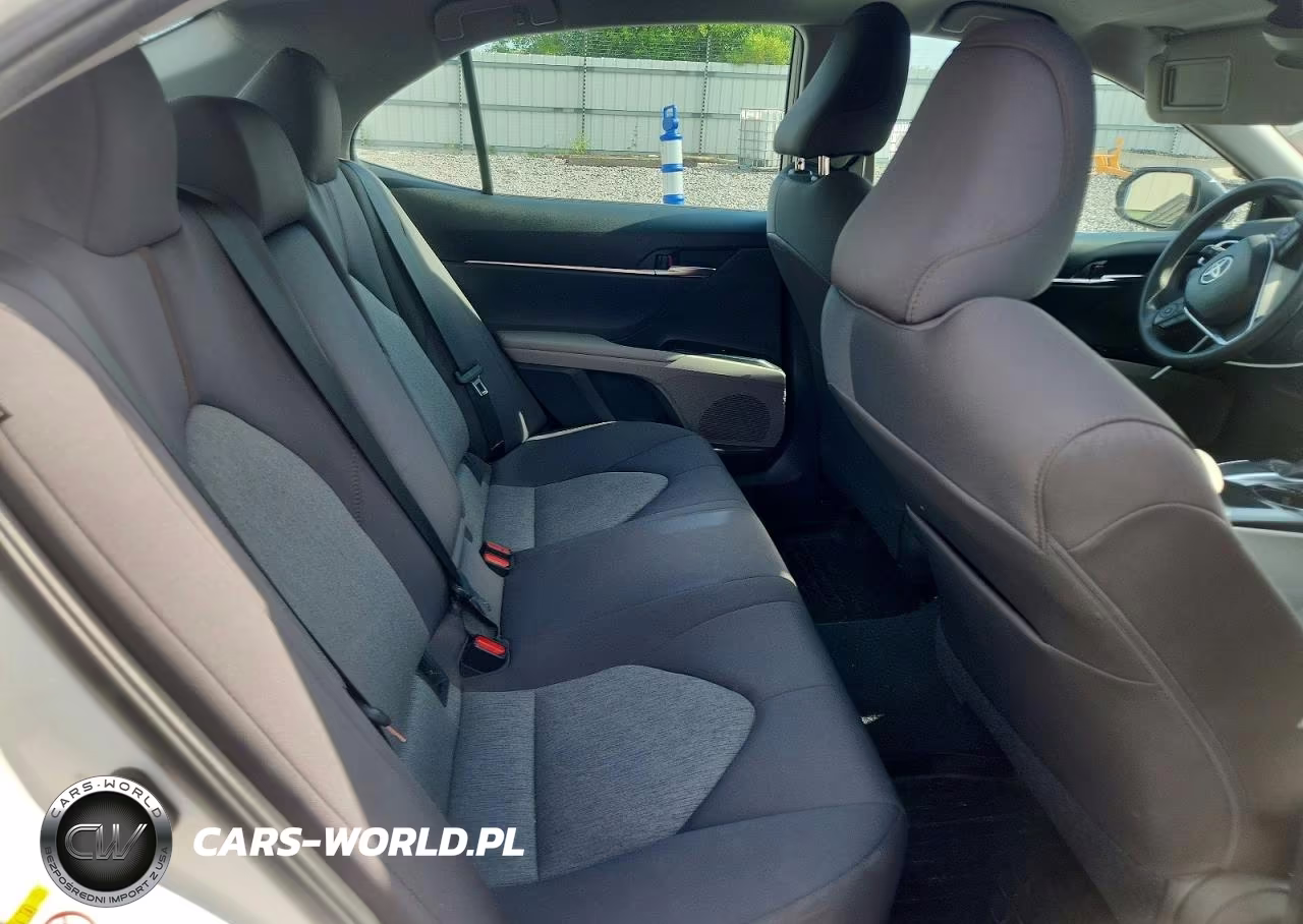 2018 Toyota Camry Le VIN:4T1B11HK8JU619047 - 10