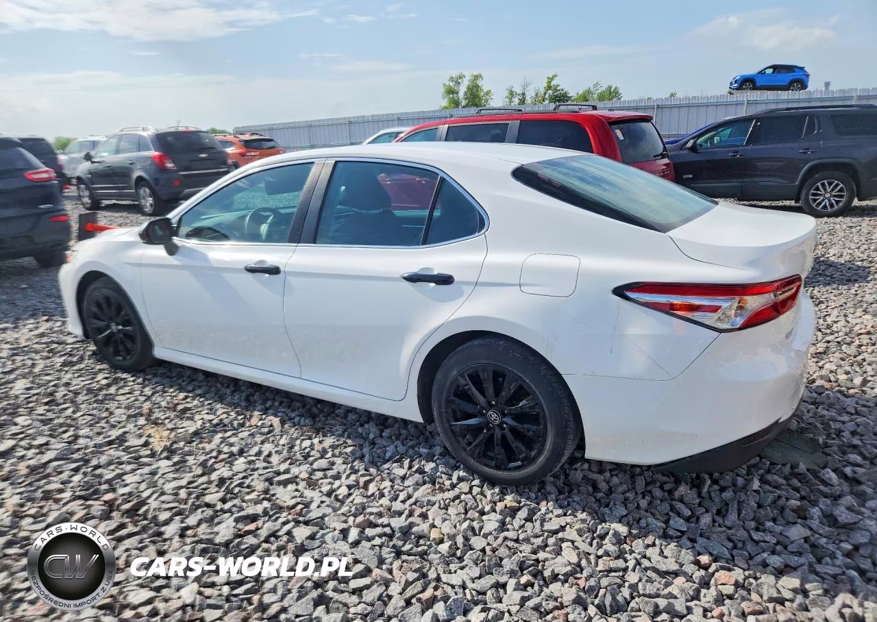 2018 Toyota Camry Le VIN:4T1B11HK8JU619047 - 2