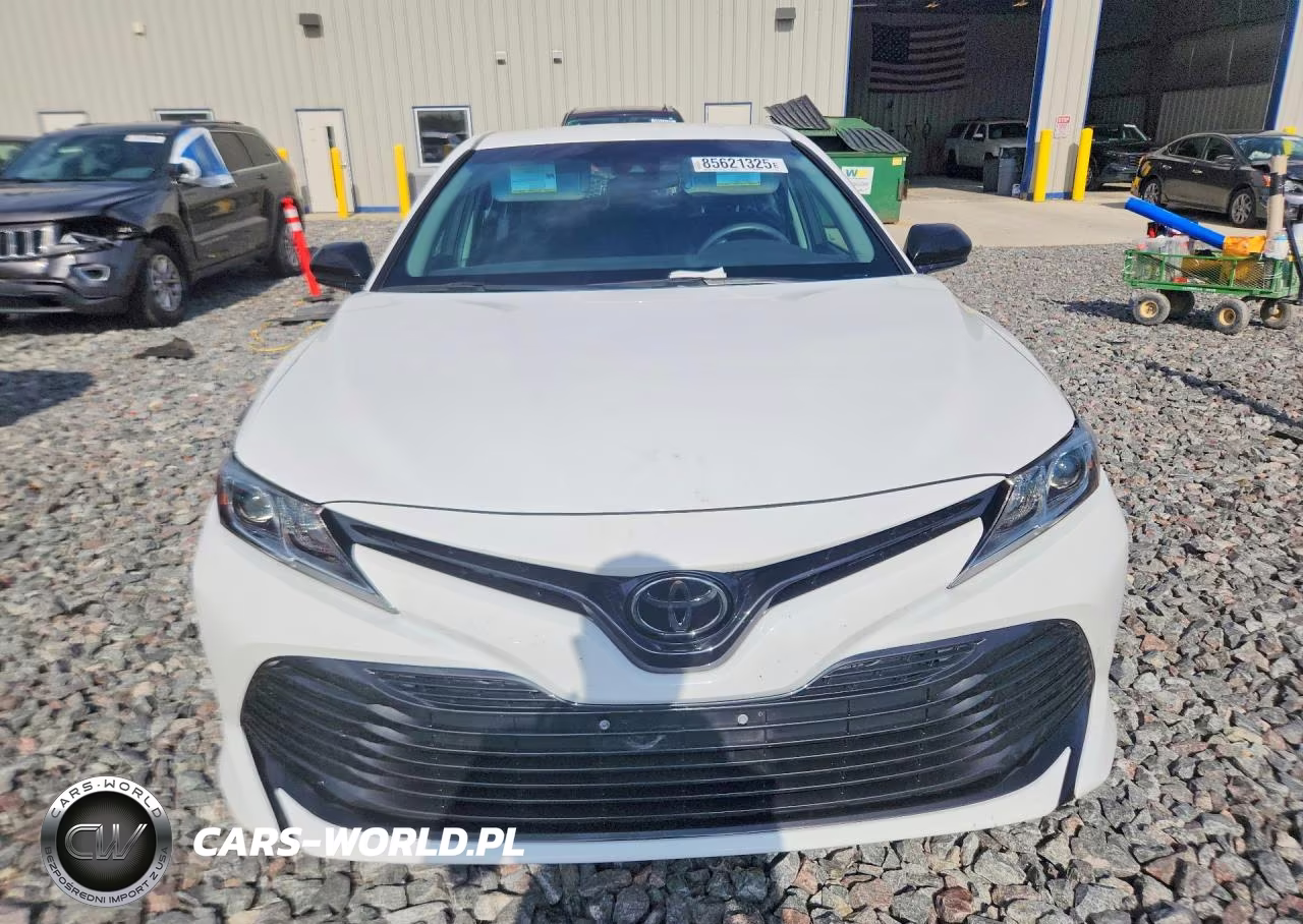 2018 Toyota Camry Le VIN:4T1B11HK8JU619047 - 5