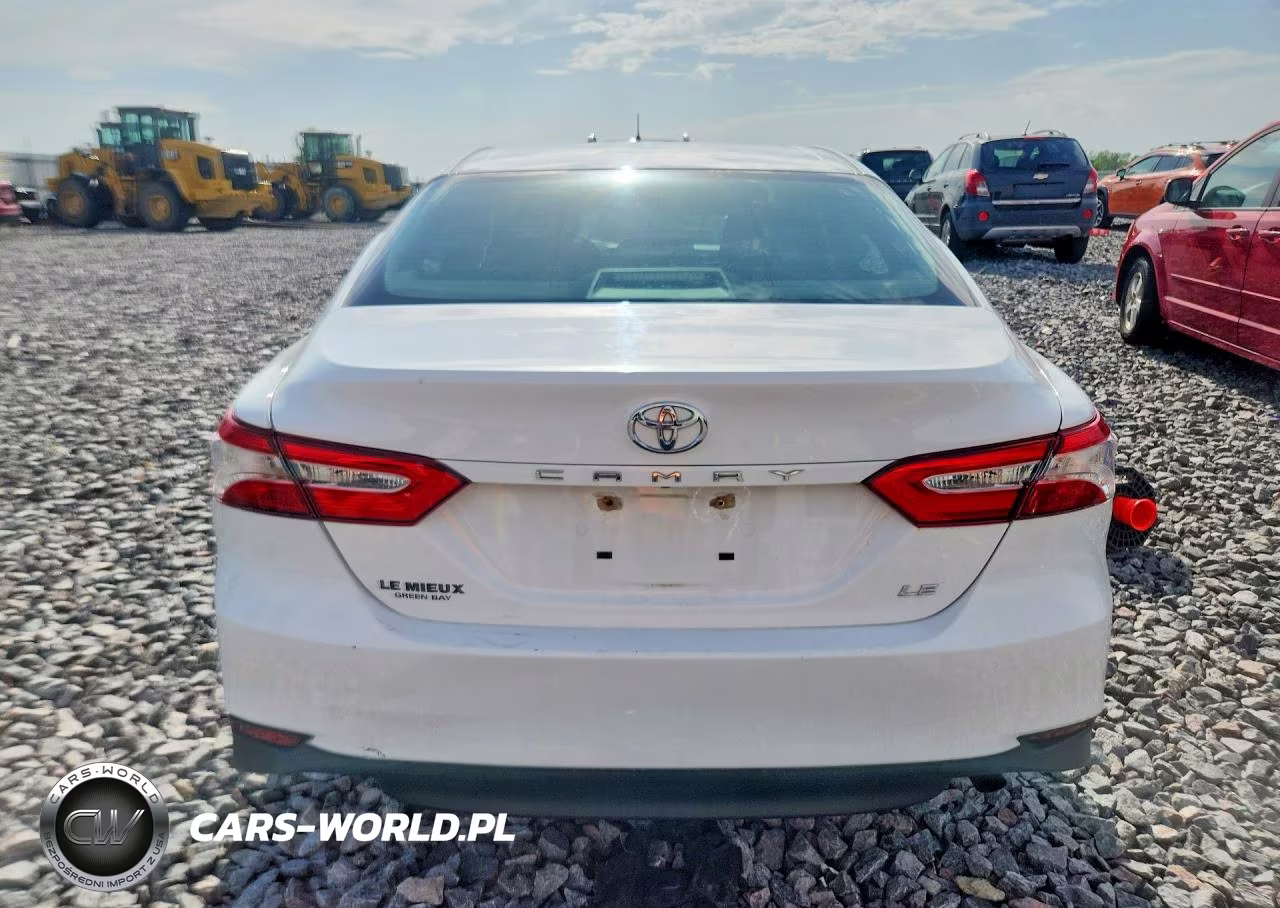 2018 Toyota Camry Le VIN:4T1B11HK8JU619047 - 6