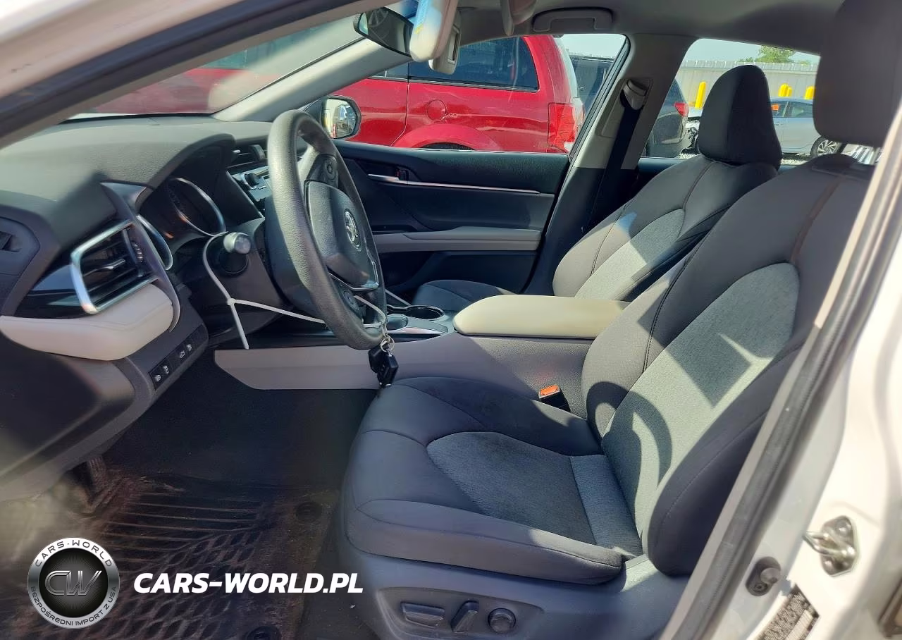 2018 Toyota Camry Le VIN:4T1B11HK8JU619047 - 7