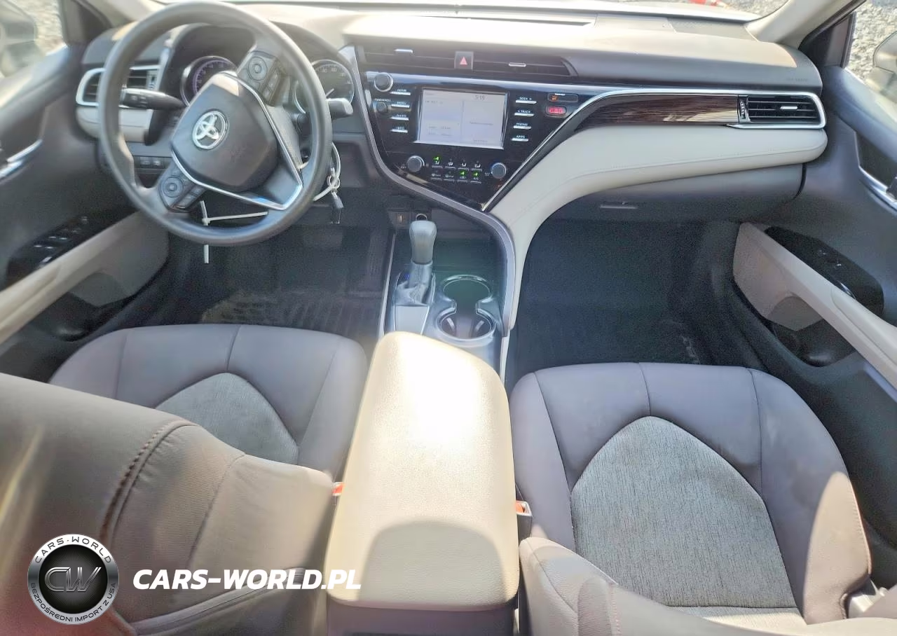 2018 Toyota Camry Le VIN:4T1B11HK8JU619047 - 8