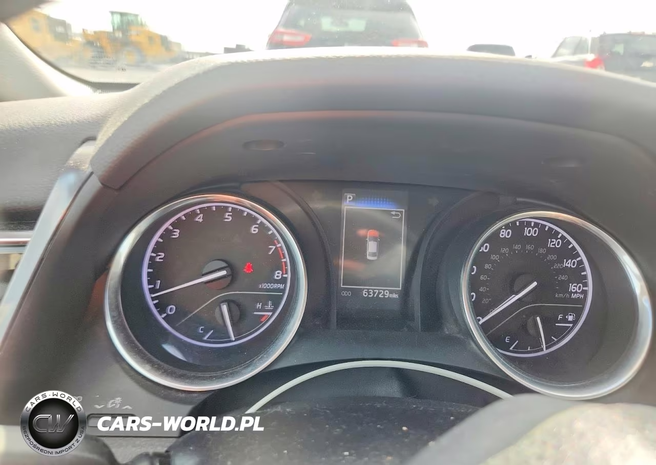 2018 Toyota Camry Le VIN:4T1B11HK8JU619047 - 9