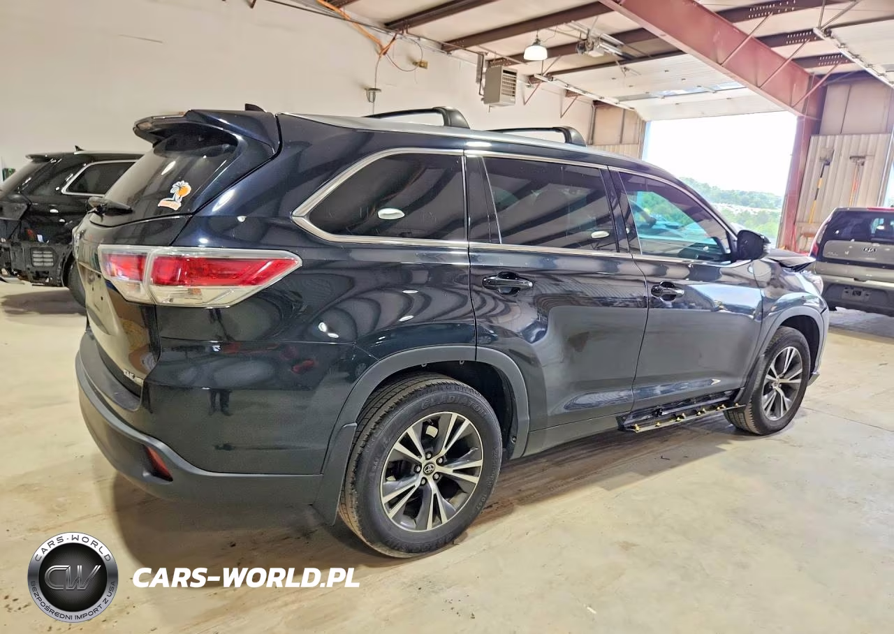 2016 Toyota Highlander Xle VIN:5TDJKRFH3GS287342 - 3