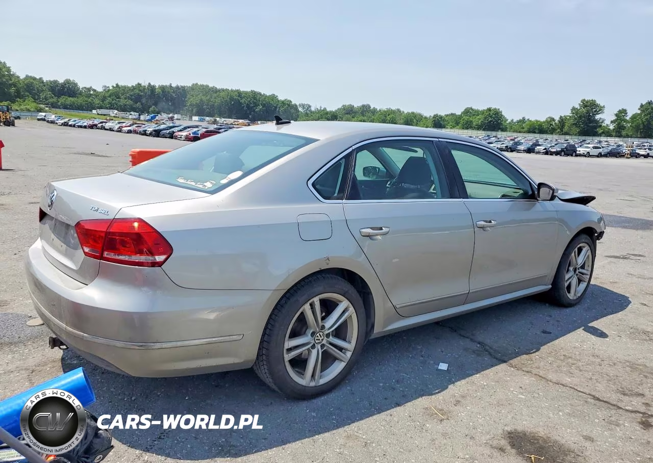 2013 Volkswagen Passat Sel VIN:1VWCN7A35DC050880 - 3