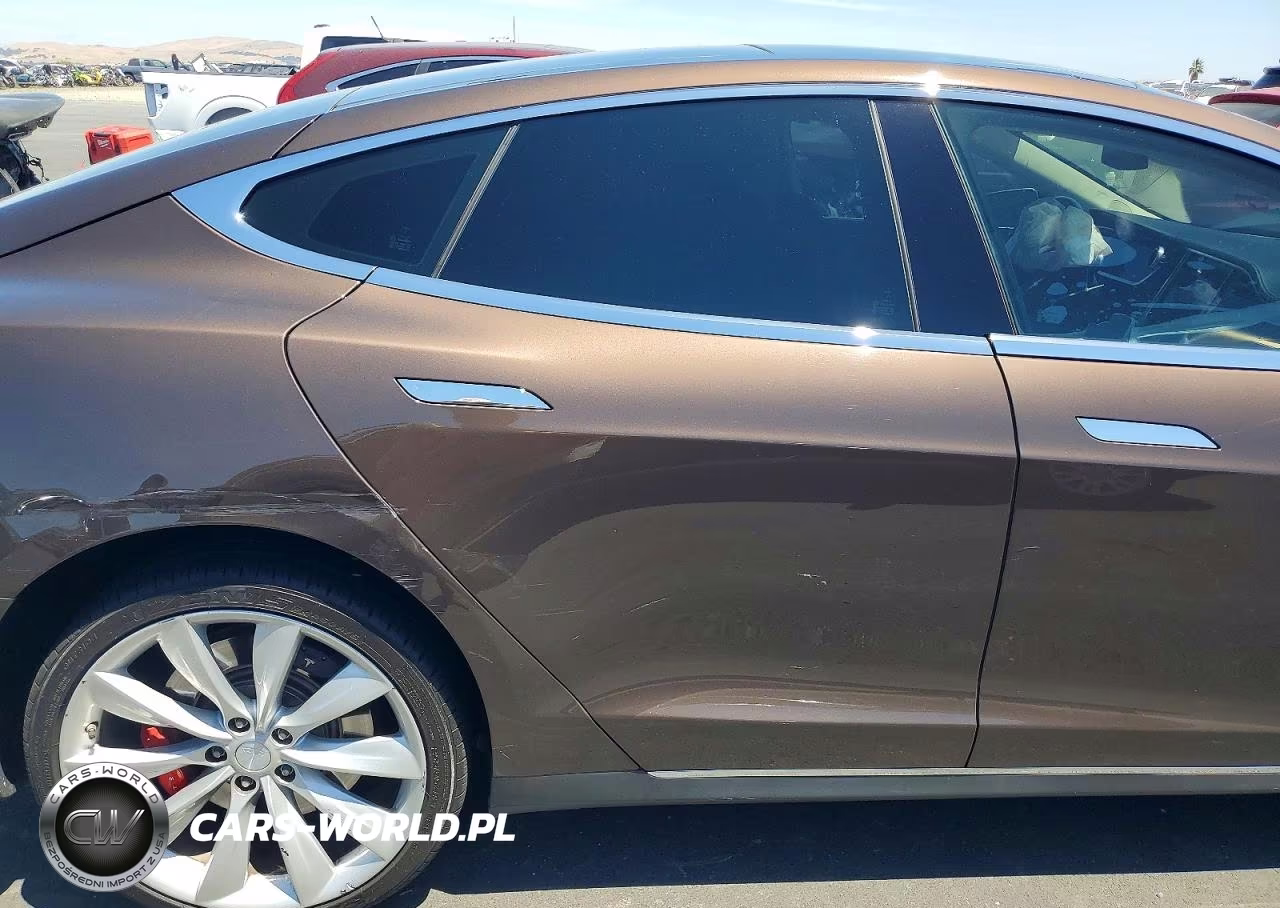 2014 Tesla Model S VIN:5YJSA1H16EFP35857 - 10