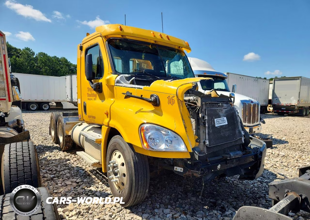 2013 Freightliner Cascadia 125 VIN:1FUJGEDV6DSBU6184 - 4
