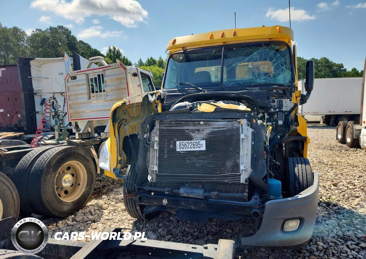 2013 Freightliner Cascadia 125 VIN:1FUJGEDV6DSBU6184 - 5