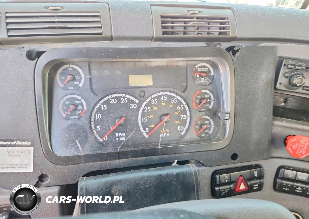 2013 Freightliner Cascadia 125 VIN:1FUJGEDV6DSBU6184 - 9