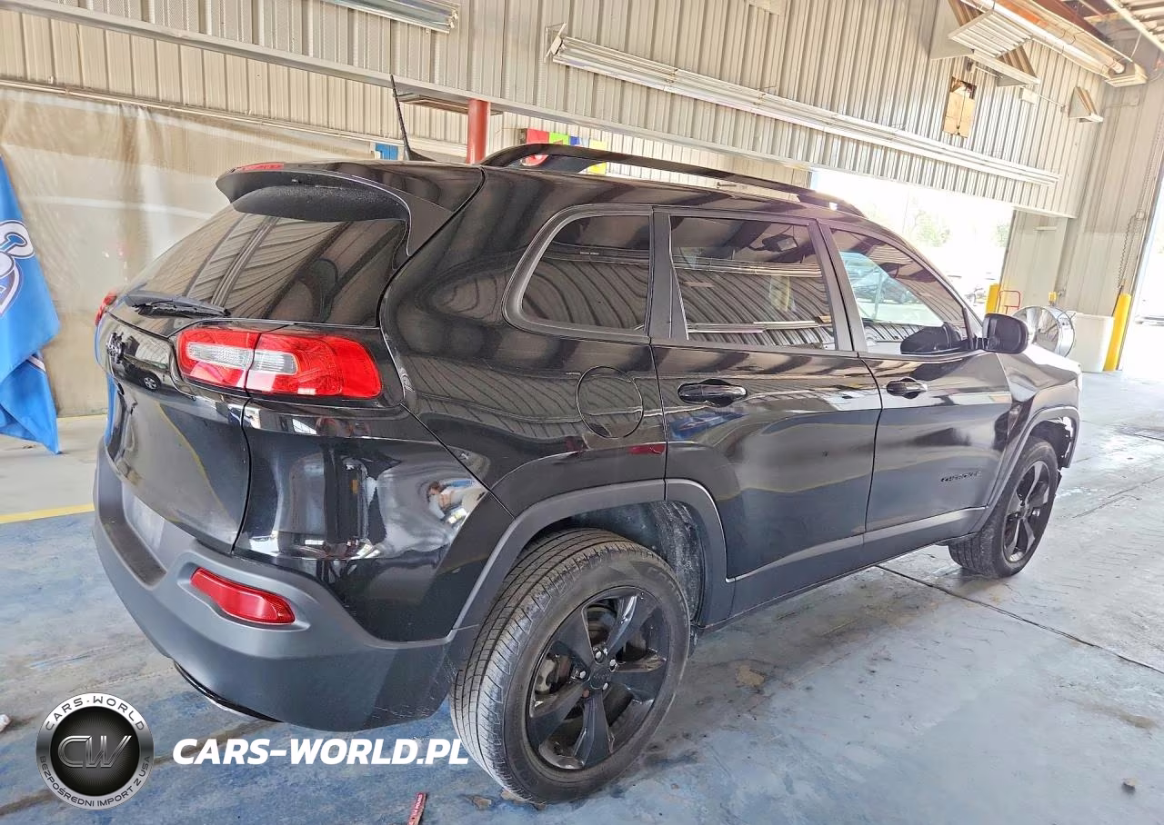 2018 Jeep Cherokee Latitude VIN:1C4PJLCX1JD577250 - 3