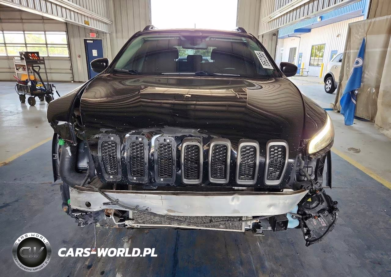 2018 Jeep Cherokee Latitude VIN:1C4PJLCX1JD577250 - 5
