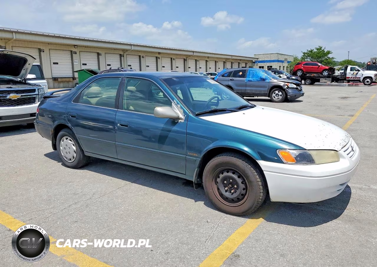 1998 Toyota Camry Le VIN:4T1BG22K1WU329401 - 4
