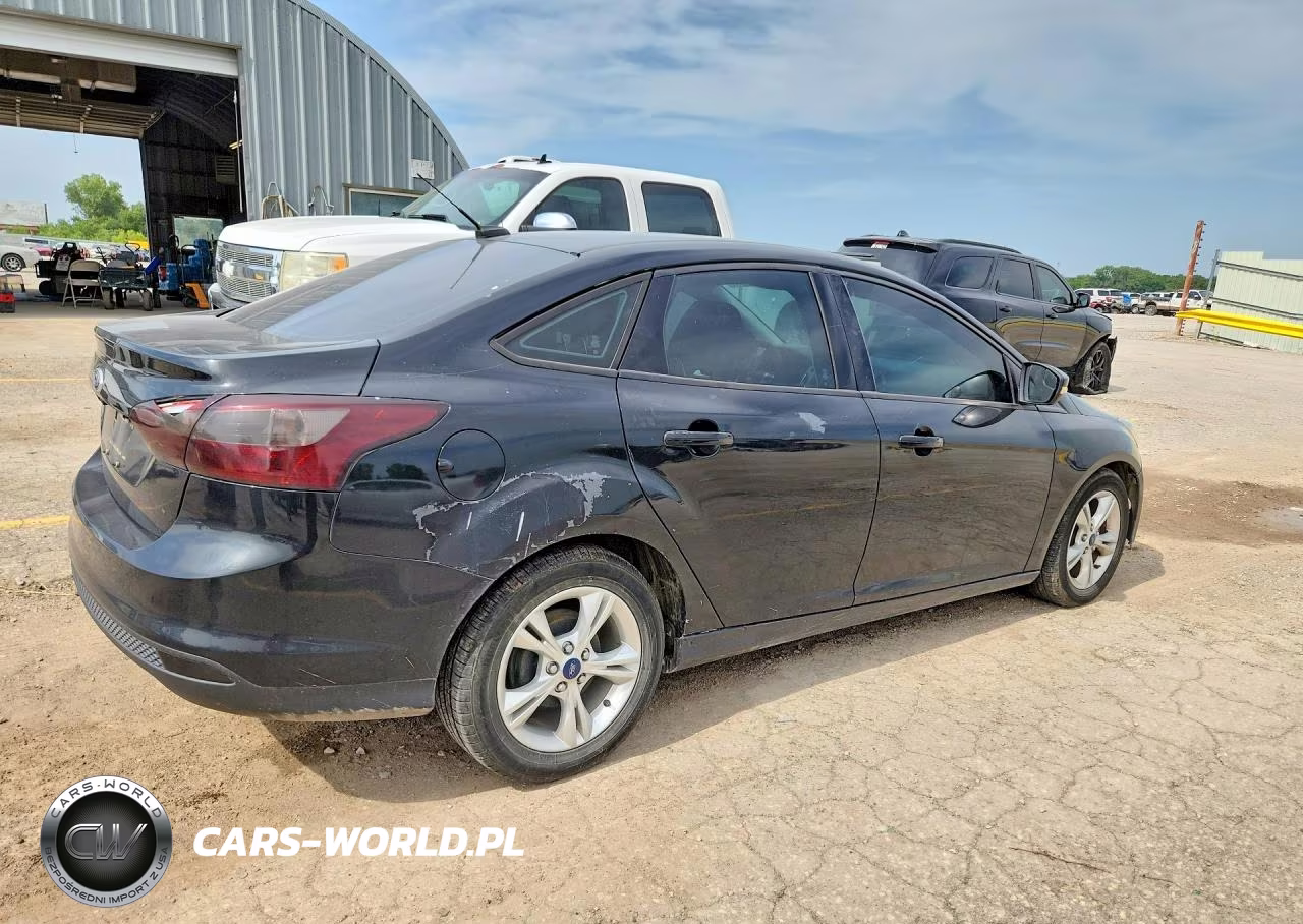 2014 Ford Focus Se VIN:1FADP3F28EL300940 - 3