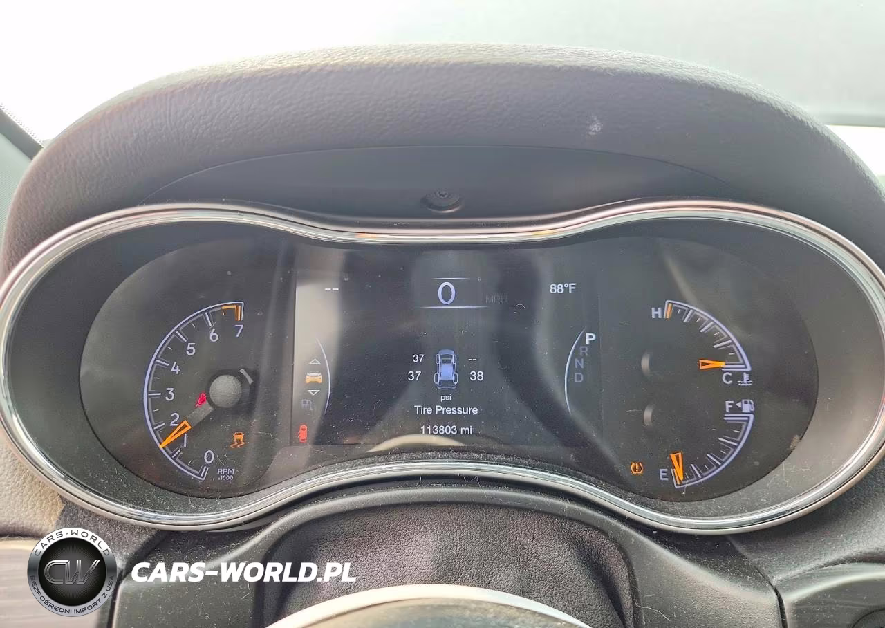 2019 Jeep Grand Cherokee Laredo VIN:1C4RJFAG8KC623595 - 9