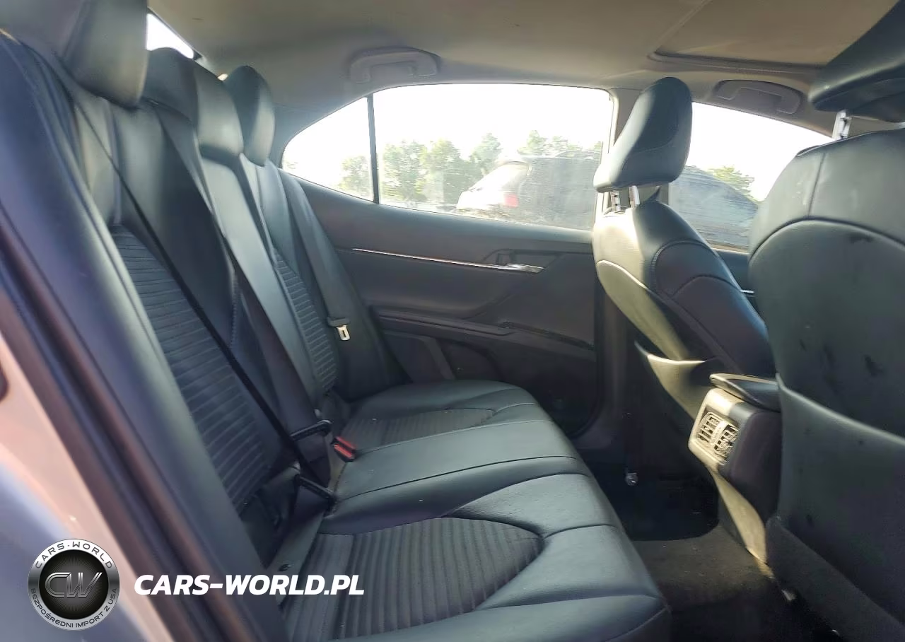 2020 Toyota Camry VIN:4T1J11AK5LU394806 - 10