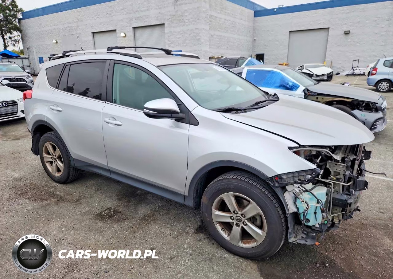 2015 Toyota Rav4 Xle VIN:2T3WFREVXFW145262 - 4