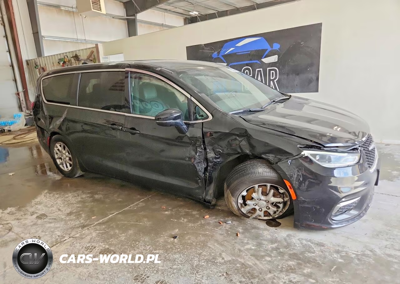 2026 Chrysler Pacifica Select VIN:2C4RC1BG5TR216936 - 4