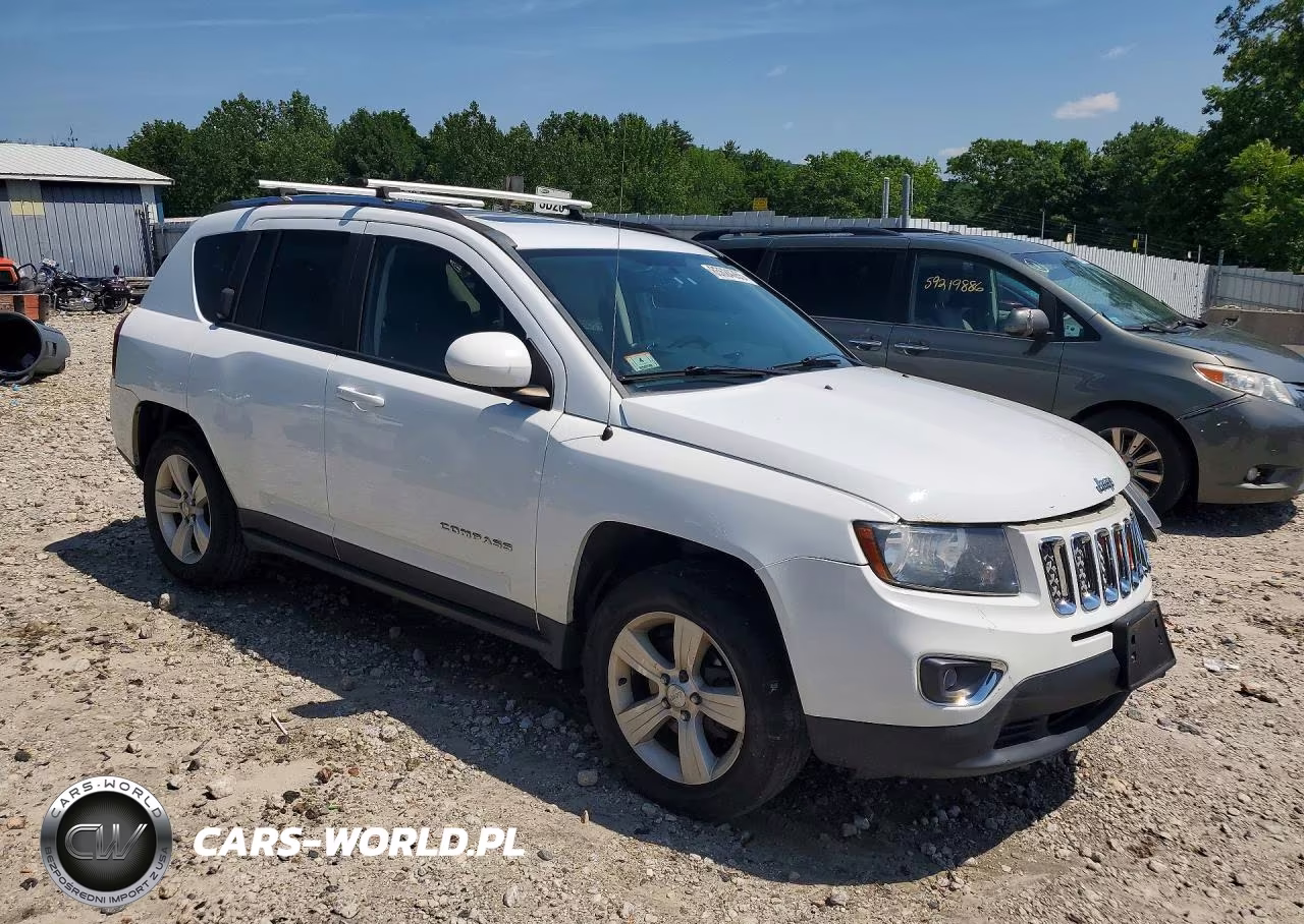 2015 Jeep Compass Latitude VIN:1C4NJDEB5FD395976 - 4