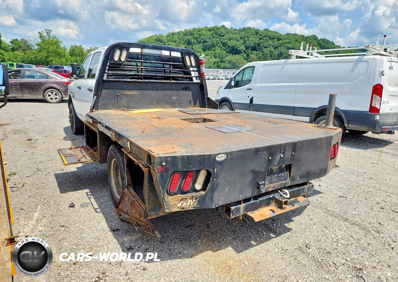 2018 Ram 3500 VIN:3C7WRTCJ2JG331667 - 2