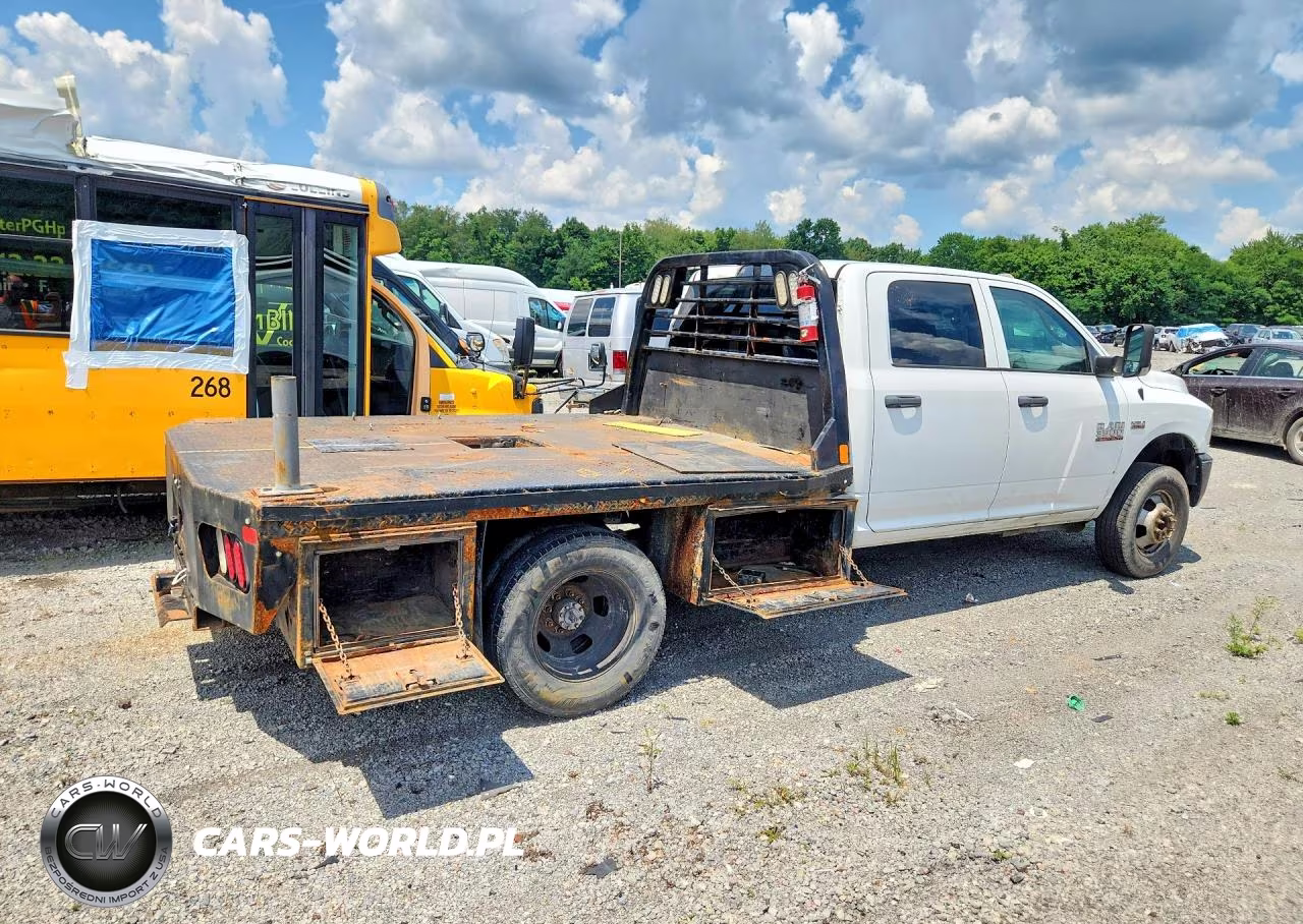 2018 Ram 3500 VIN:3C7WRTCJ2JG331667 - 3