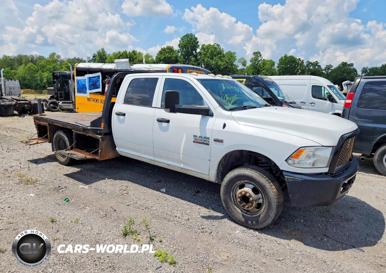 2018 Ram 3500 VIN:3C7WRTCJ2JG331667 - 4