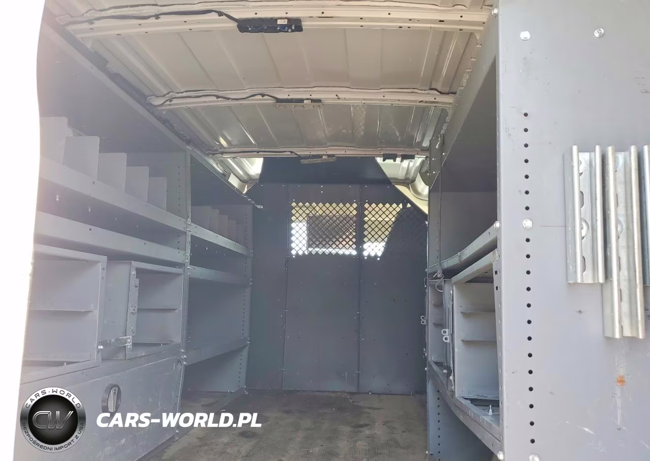 2023 Chevrolet Express G2500 VIN:1GCWGAFP9P1145915 - 10