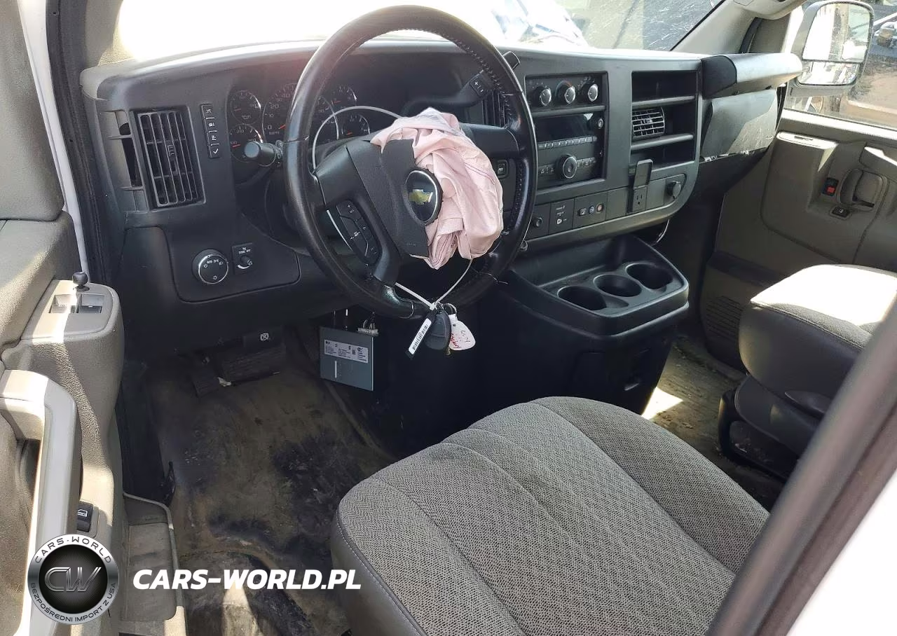 2023 Chevrolet Express G2500 VIN:1GCWGAFP9P1145915 - 8
