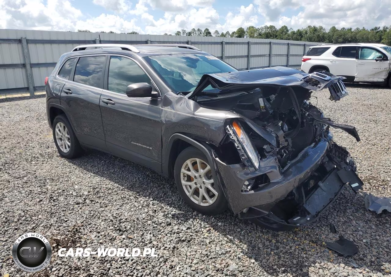 2017 Jeep Cherokee Latitude VIN:1C4PJLCB7HW535717 - 4