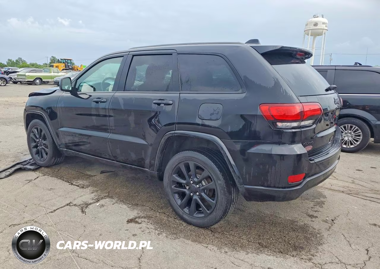 2018 Jeep Grand Cherokee Laredo VIN:1C4RJFAG3JC203371 - 2