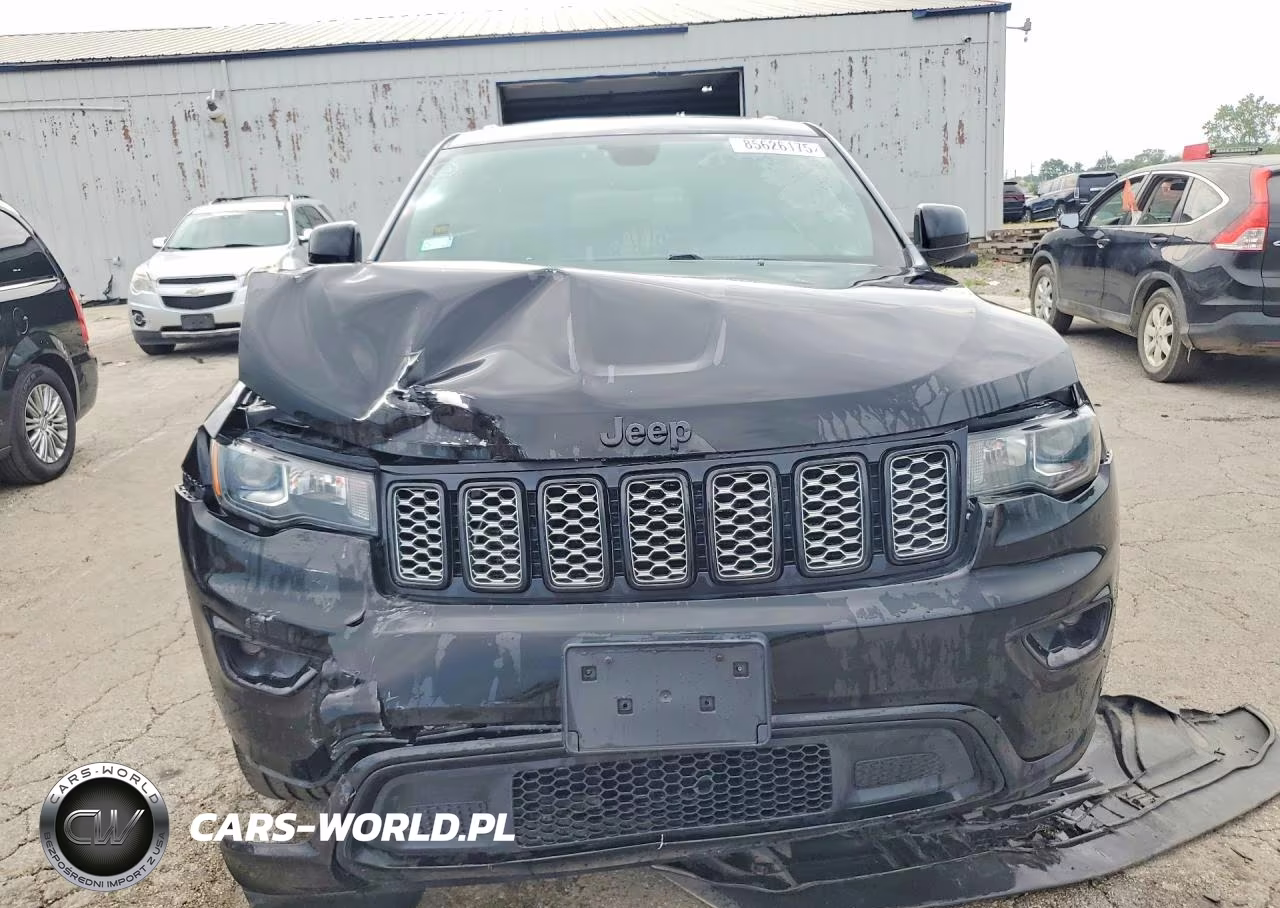 2018 Jeep Grand Cherokee Laredo VIN:1C4RJFAG3JC203371 - 5