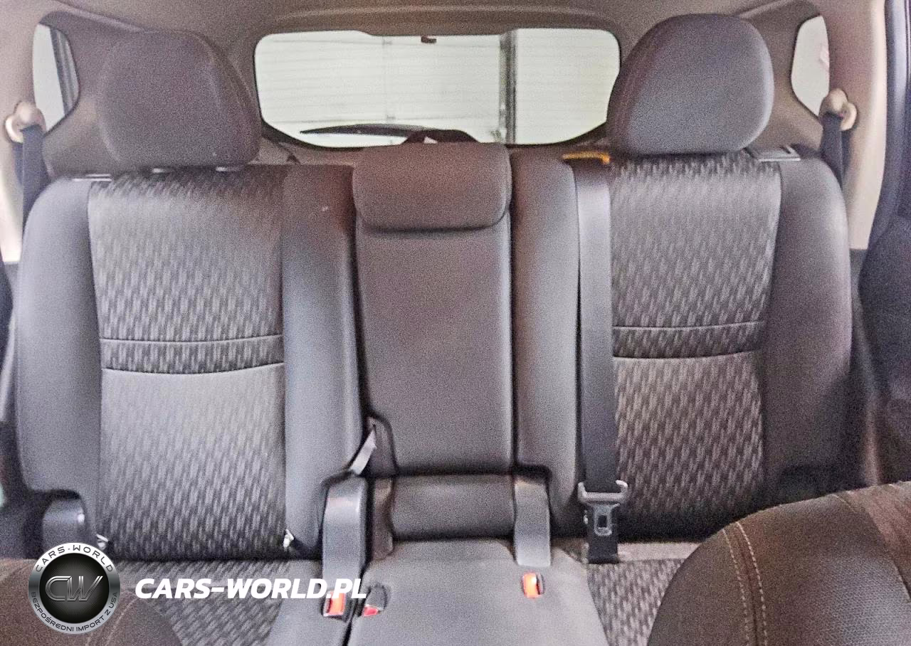 2018 Nissan Rogue S VIN:KNMAT2MV5JP568511 - 10