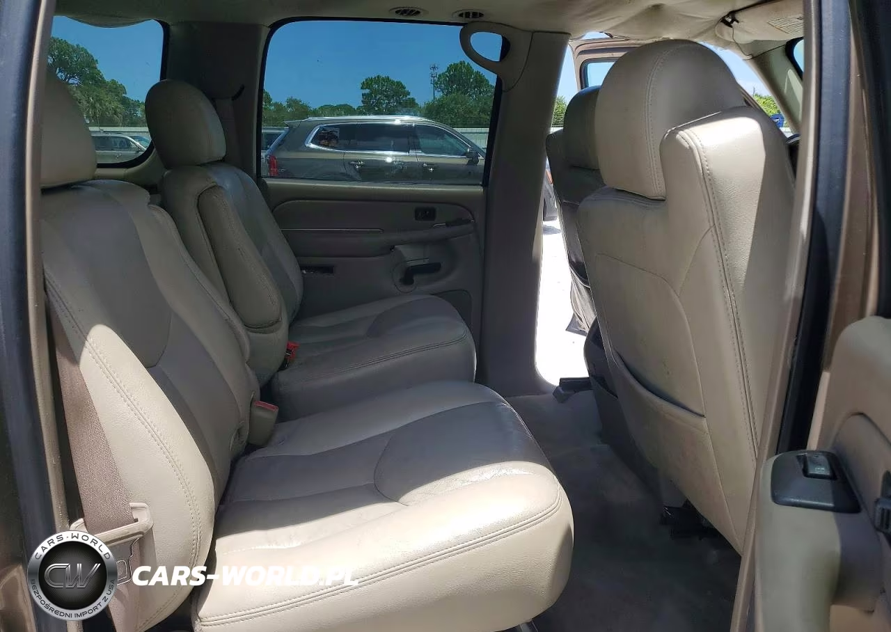 2004 Chevrolet Suburban C1500 VIN:1GNEC16ZX4J296841 - 11
