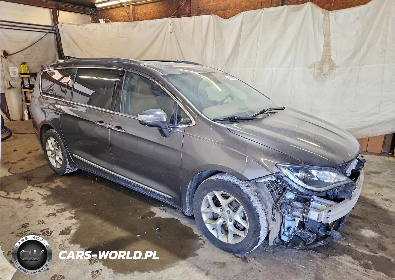 2020 Chrysler Pacifica Limited VIN:2C4RC1GG4LR143552 - 4