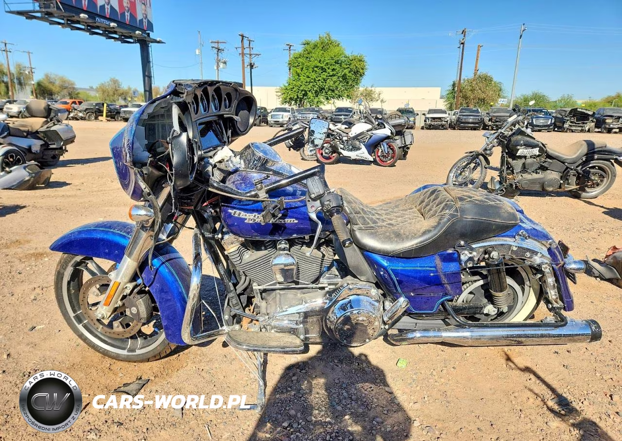 2015 Harley-Davidson Flhx Street Glide VIN:1HD1KBM1XFB662418 - 3