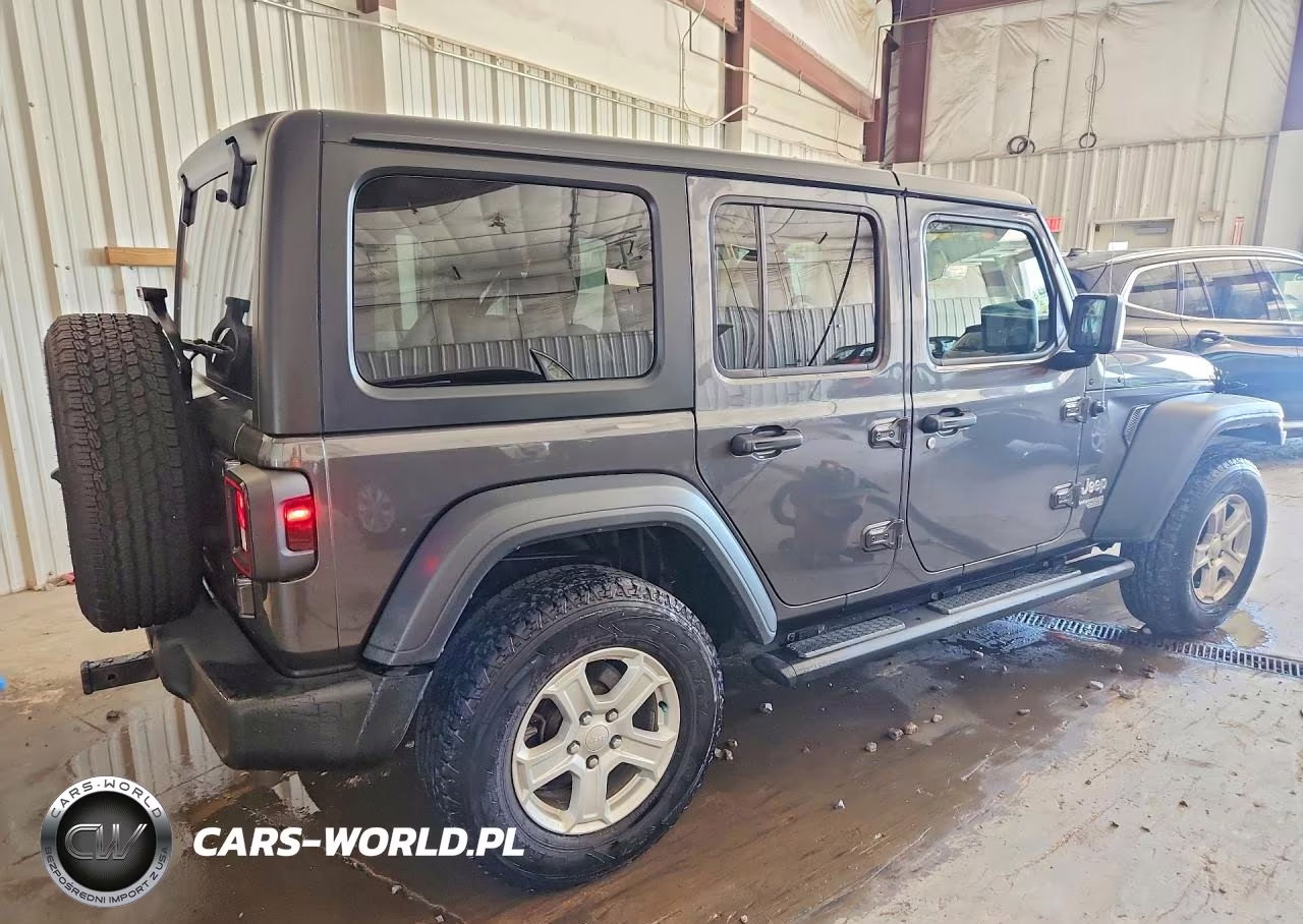 2018 Jeep Wrangler Unlimited Sport VIN:1C4HJXDG0JW161267 - 3
