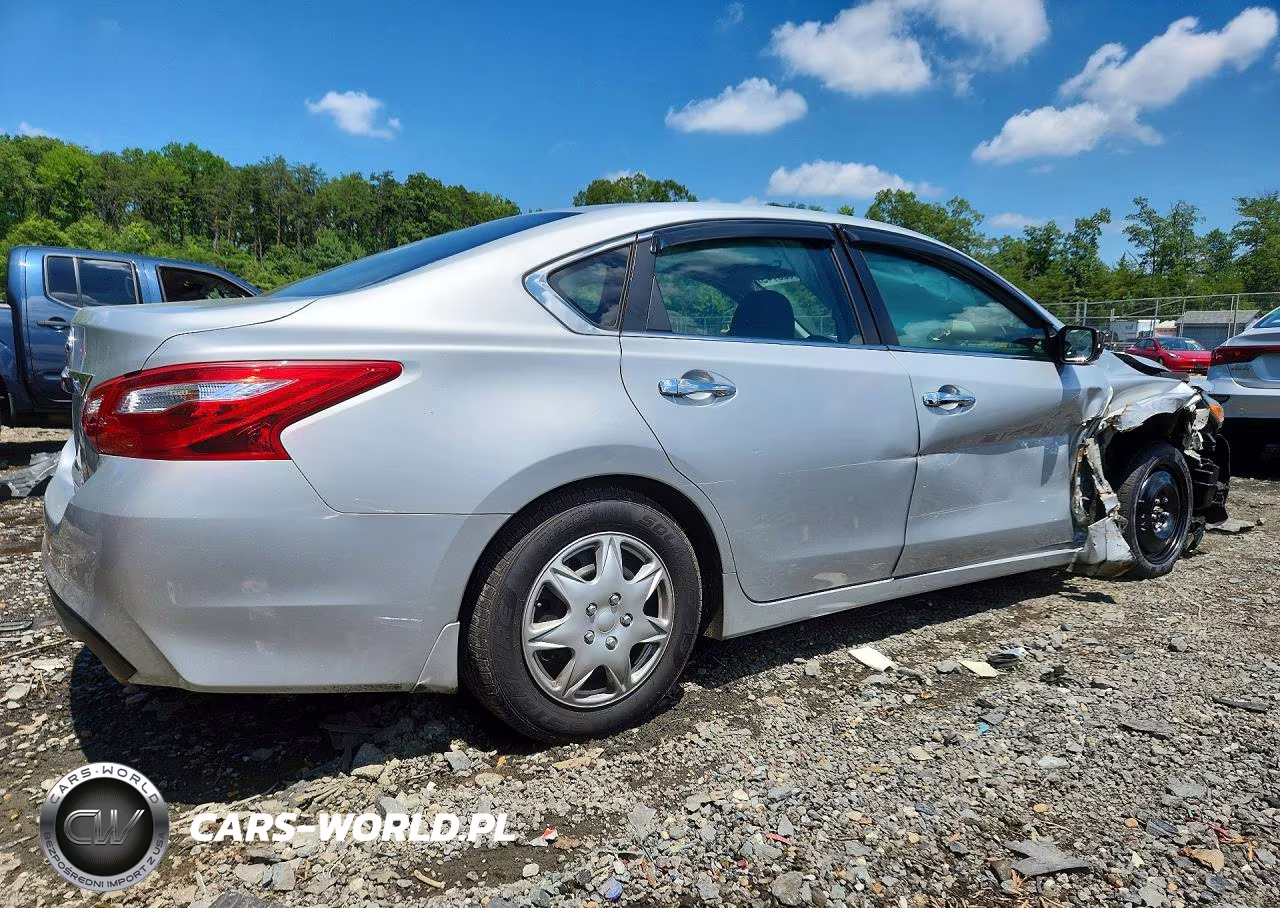 2017 Nissan Altima 2.5 S VIN:1N4AL3AP9HC215577 - 3