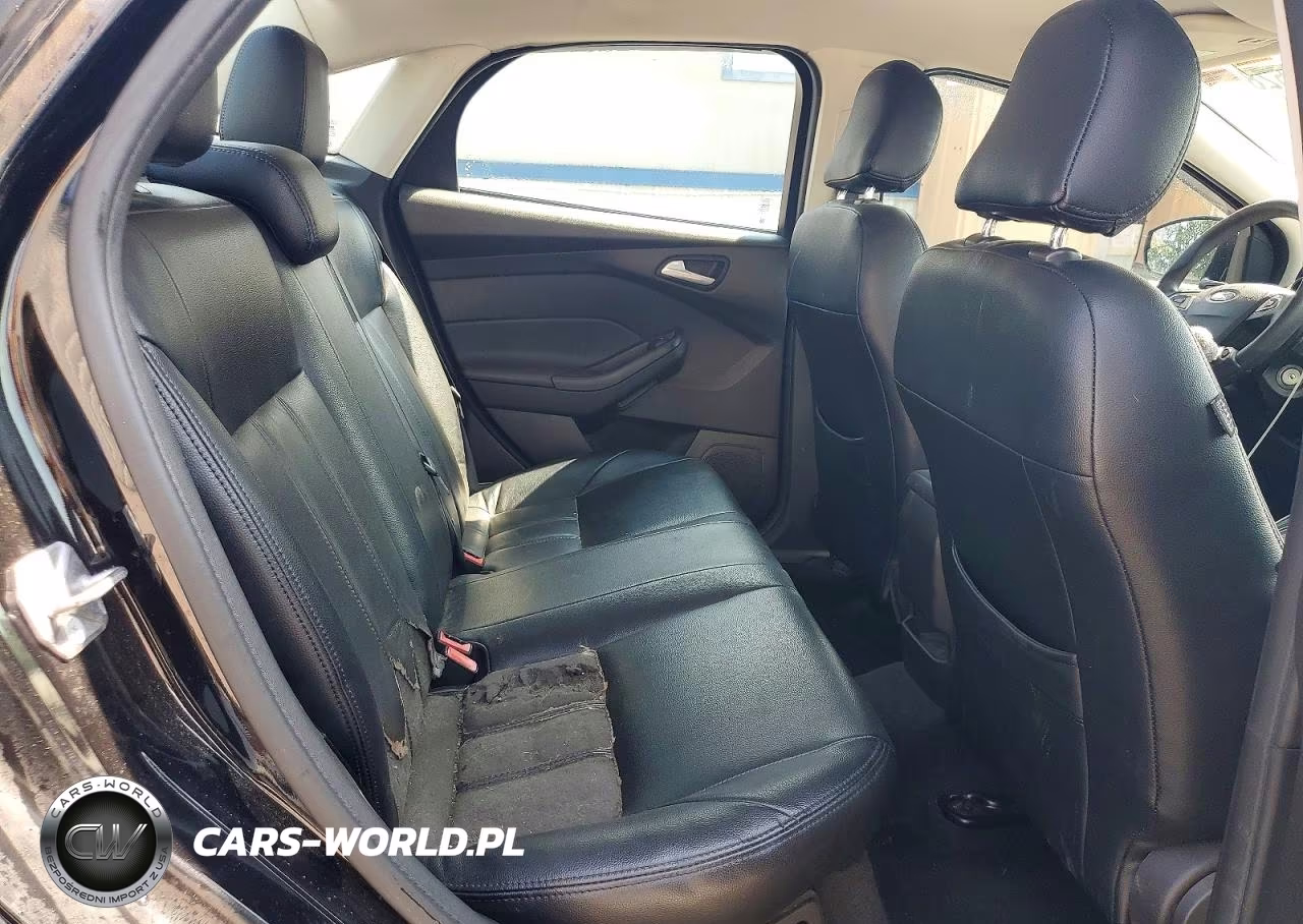 2017 Ford Focus Se VIN:1FADP3F28HL322084 - 10